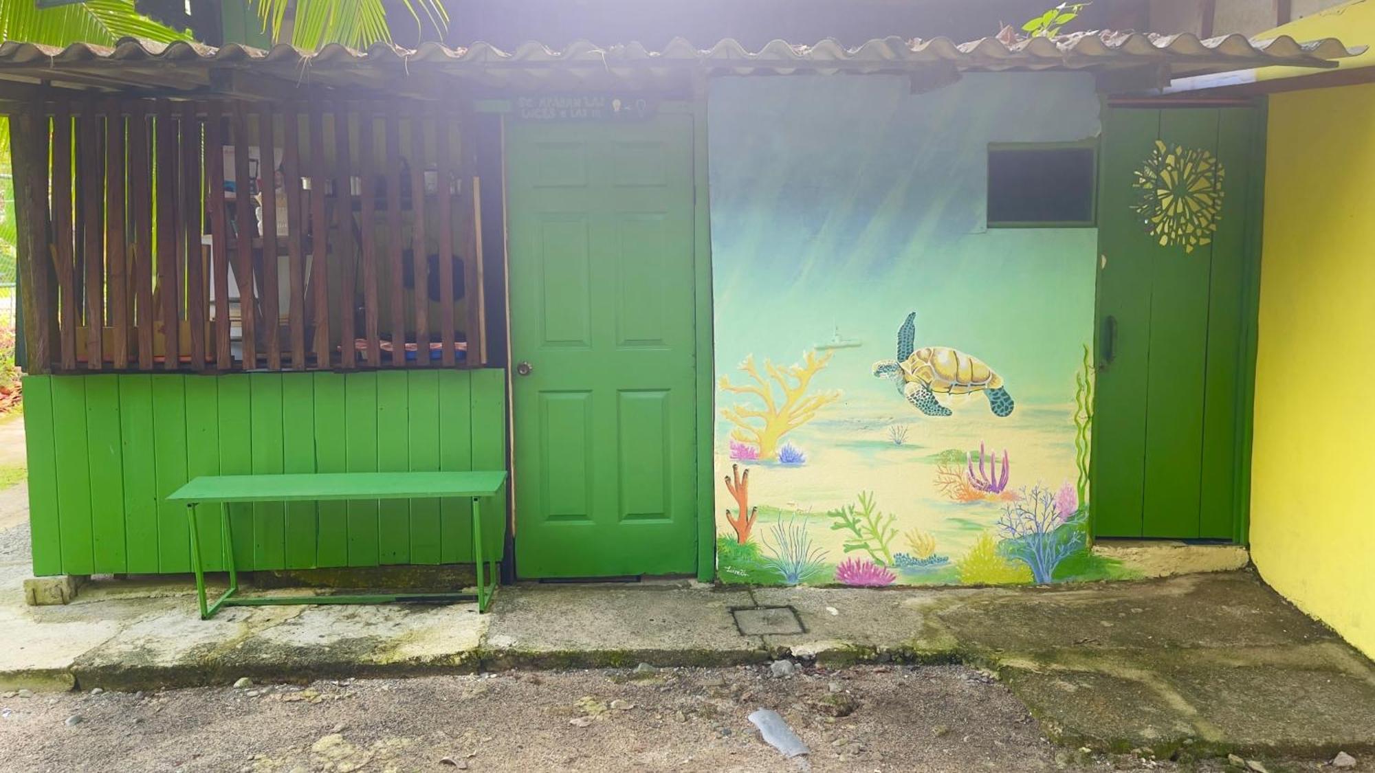 Casa Mamre Vandrerhjem Cahuita Eksteriør bilde
