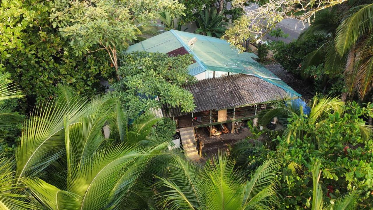 Casa Mamre Vandrerhjem Cahuita Eksteriør bilde