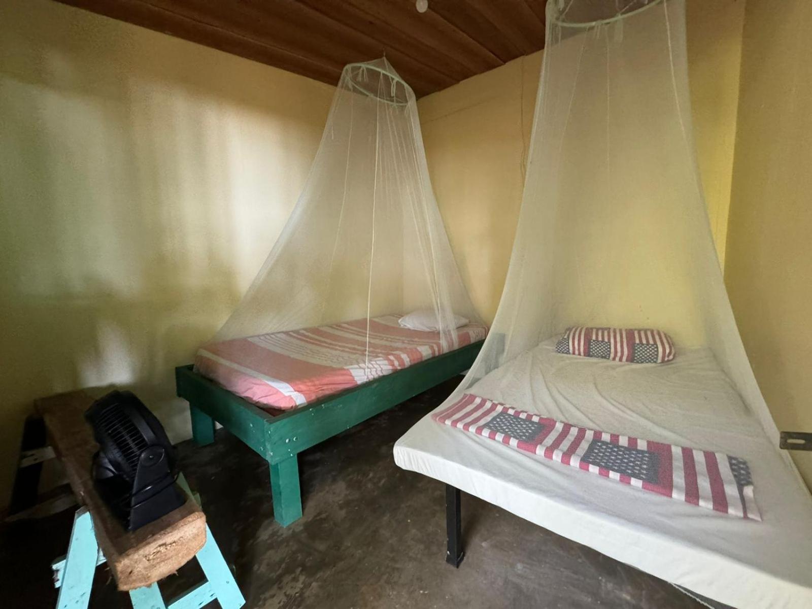 Casa Mamre Vandrerhjem Cahuita Eksteriør bilde