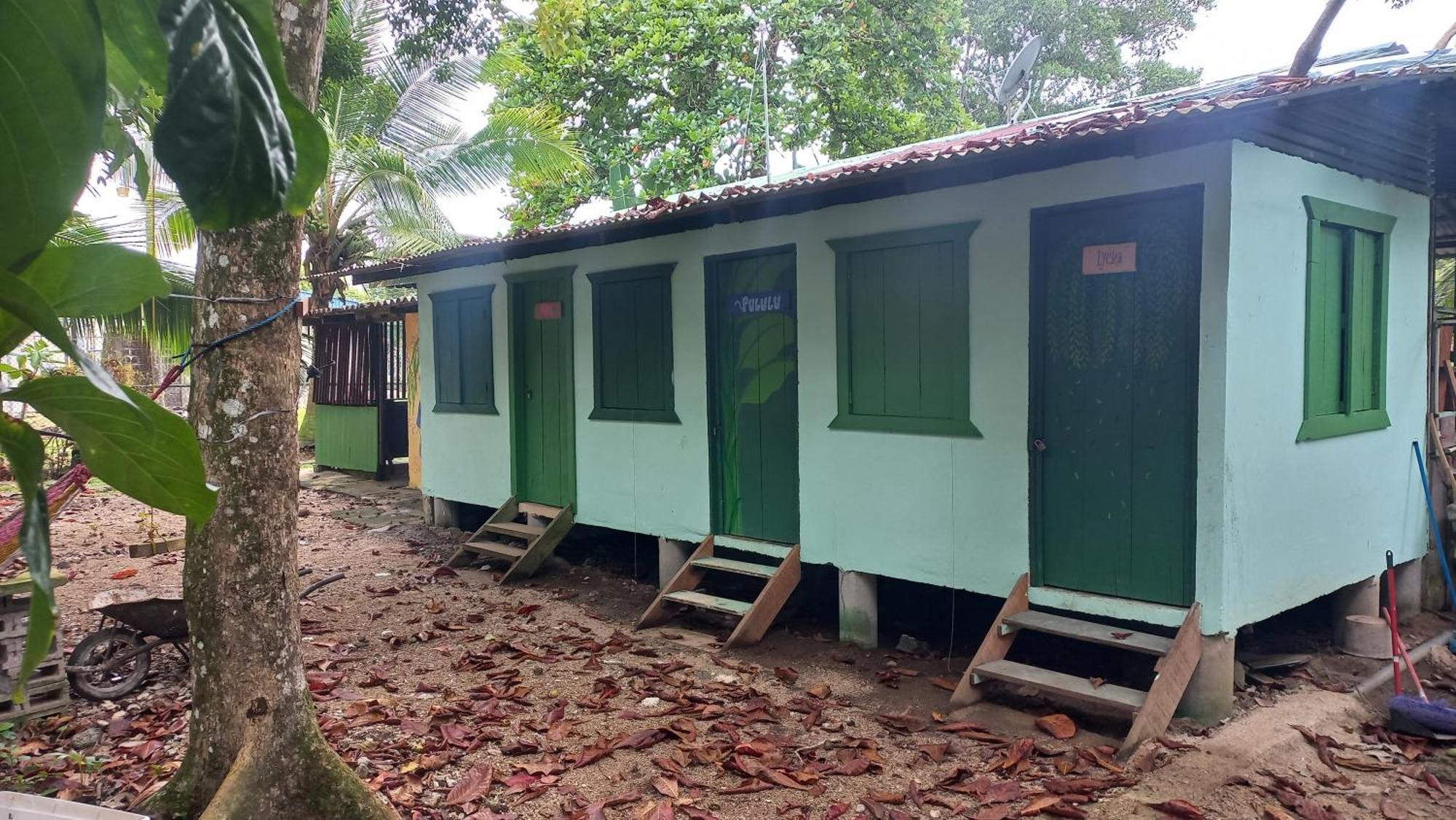 Casa Mamre Vandrerhjem Cahuita Eksteriør bilde