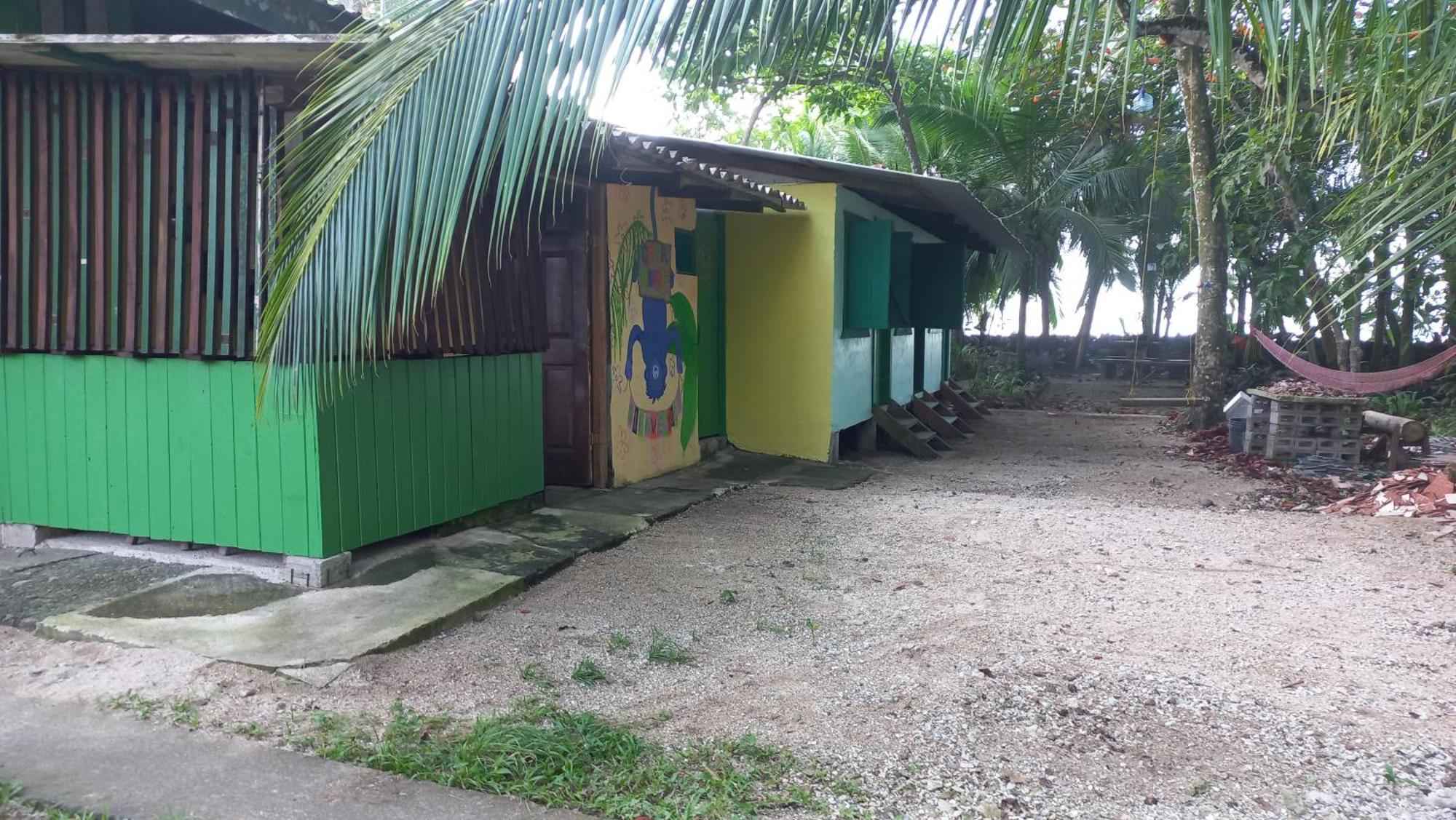 Casa Mamre Vandrerhjem Cahuita Eksteriør bilde
